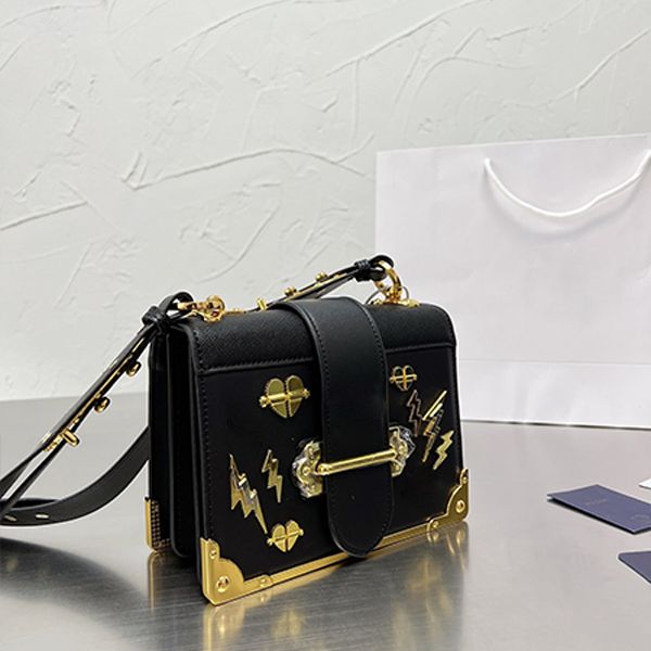 high sense quality organ bag p trend retro small bag female 2022 new box bags fashion portable single shoulder messenger mobile phone
high sense quality organ bag p trend retro small bag female 2022 new box bags fashion portable single shoulder messenger mobile phone