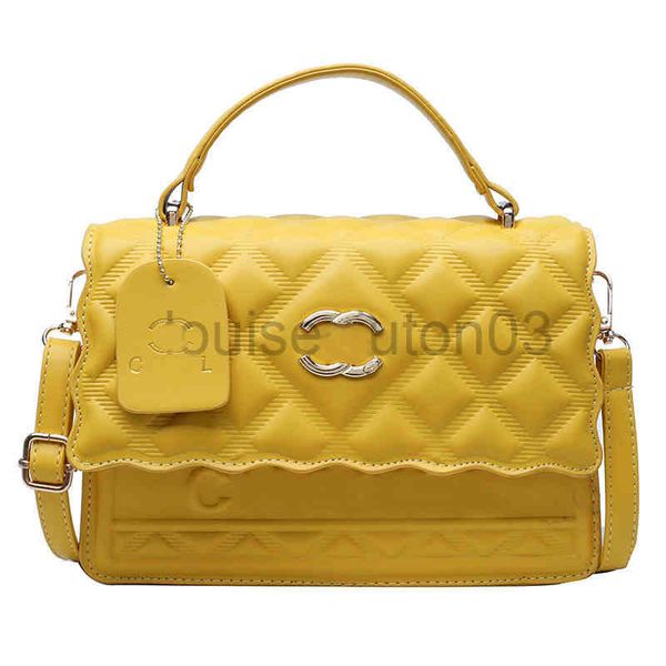 designer channel tote messenger shoulder bag handbag europe and america fashion mens woman lovers luxurious white leather chain even bag l9.
designer channel tote messenger shoulder bag handbag europe and america fashion mens woman lovers luxurious white leather chain even bag l9.