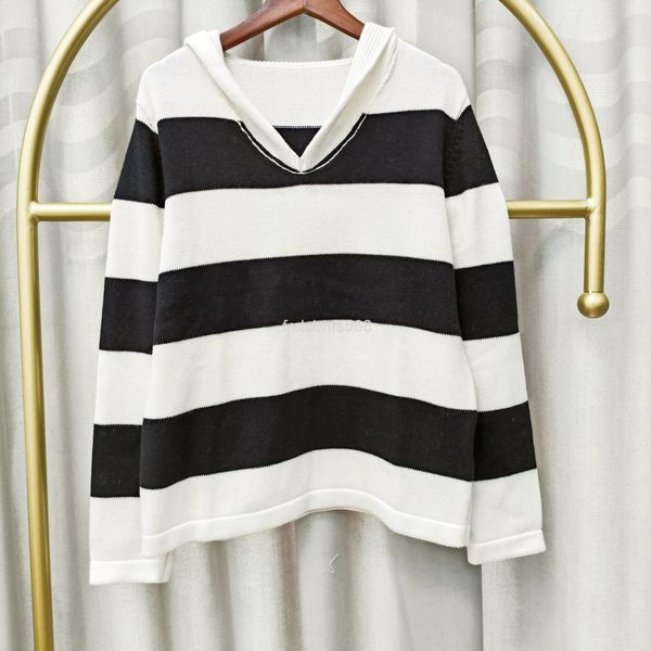 women's knits & tees 21 autumn and winter d family navy stripe pullover sweater jacquard letter cashmere v-neck, White
women's knits & tees 21 autumn and winter d family navy stripe pullover sweater jacquard letter cashmere v-neck, White