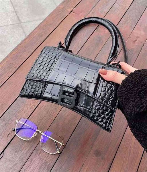 balenciga designer handbag hourglass crocodile xs messenger bag 592833 shoulder crossbody
balenciga designer handbag hourglass crocodile xs messenger bag 592833 shoulder crossbody