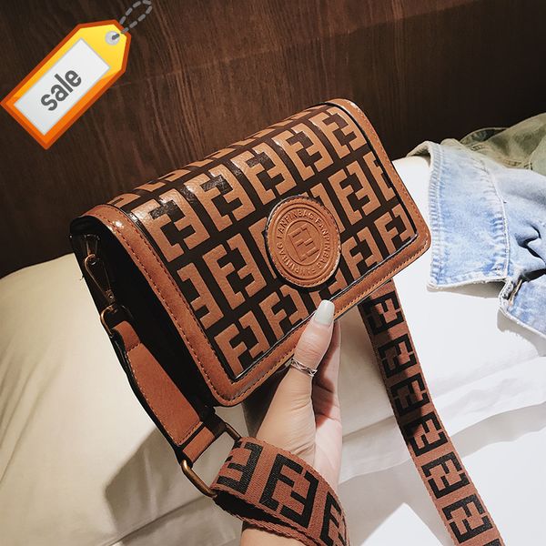 women's new shoulder contrast broadband small bagwomen's vintage fashion versatile factory outlet
women's new shoulder contrast broadband small bagwomen's vintage fashion versatile factory outlet