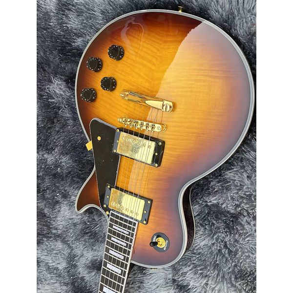 classic brand electric guitar, selected tiger pattern surface, quality solid wood body, moving timbre, delivery to home
classic brand electric guitar, selected tiger pattern surface, quality solid wood body, moving timbre, delivery to home