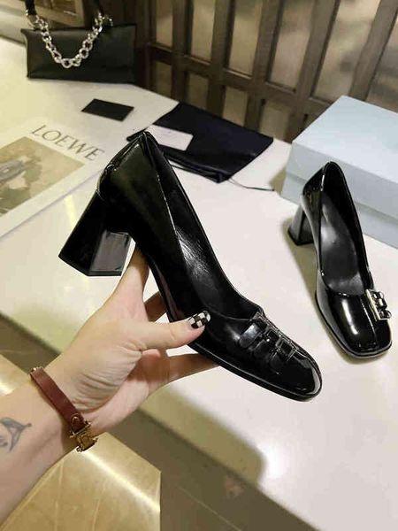 women's square sandals head summer dress high heels fashion brown black white with decorative buckle simple
women's square sandals head summer dress high heels fashion brown black white with decorative buckle simple
