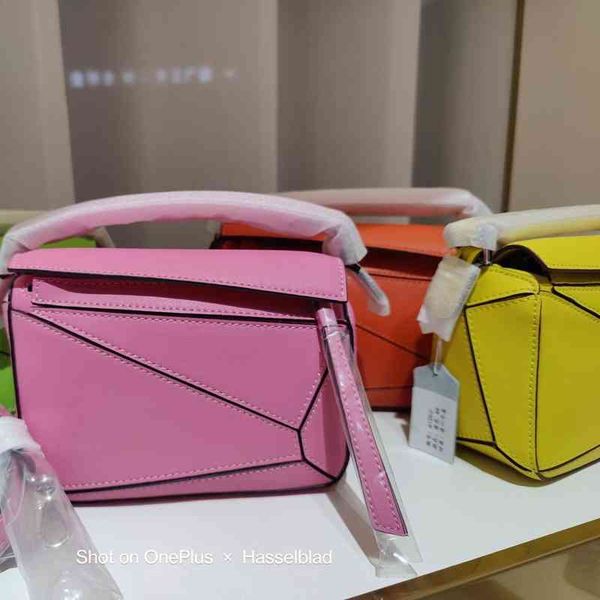 genuine leather designer tote handbag mini new geometric cowhide pillow single shoulder bucket bags women messenger splicing contrast color
genuine leather designer tote handbag mini new geometric cowhide pillow single shoulder bucket bags women messenger splicing contrast color