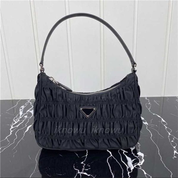 5a quality ostrich totes bags designer cleo handbags underarm 2005 straw shoulder bag hobos triangle rhinestone bead shiny purses cross body
5a quality ostrich totes bags designer cleo handbags underarm 2005 straw shoulder bag hobos triangle rhinestone bead shiny purses cross body