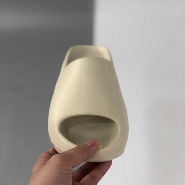 slippers sandals sneakers shoes graffiti bone white resin desert resin pattern sand rubber summer earth brown flat men women beach fashion
slippers sandals sneakers shoes graffiti bone white resin desert resin pattern sand rubber summer earth brown flat men women beach fashion