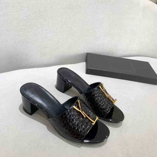 2022s fashion luxury slippers sliders womens summer sandals beach slide ladies flip flops loafers metal letters black outdoor home slides wi
2022s fashion luxury slippers sliders womens summer sandals beach slide ladies flip flops loafers metal letters black outdoor home slides wi