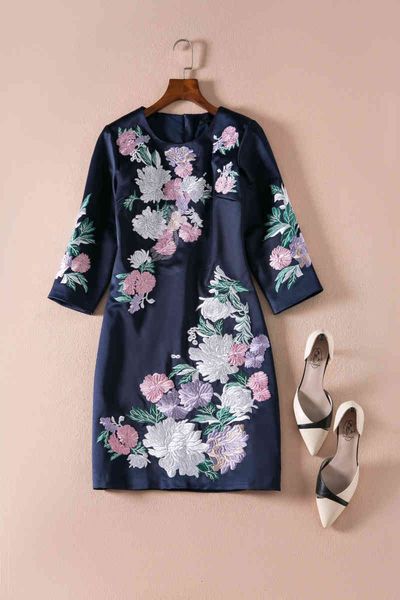 casual dresses autumn solid color embroidered round neck seven point sleeve slim dress phb1, Black;gray
casual dresses autumn solid color embroidered round neck seven point sleeve slim dress phb1, Black;gray