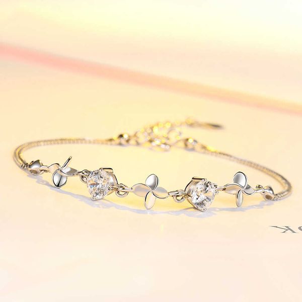 100% sterling silver women's bracelet, exquisite, simple, cubic zircon, clover, plant, catenary, gift, trend, 925, Golden;silver
100% sterling silver women's bracelet, exquisite, simple, cubic zircon, clover, plant, catenary, gift, trend, 925, Golden;silver
