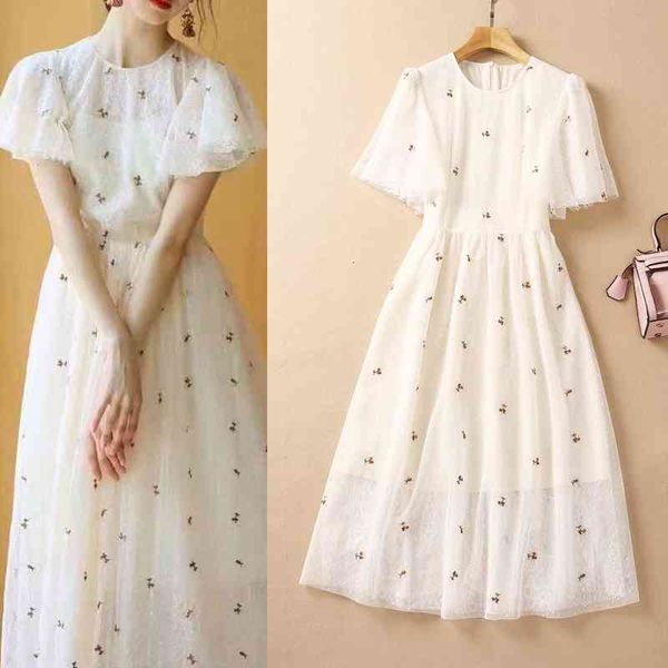casual dresses women's wear in summer of small flower embroidery round neck with waist closed and large swing fly sleeve mesh dress, Black;gray
casual dresses women's wear in summer of small flower embroidery round neck with waist closed and large swing fly sleeve mesh dress, Black;gray