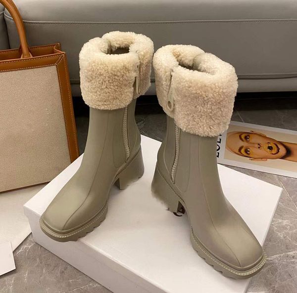 women betty pvc boots beeled fur high heels knee-high tall rain boot wool lapel decoration waterproof welly outdoor rainshoesluxury designer, Black
women betty pvc boots beeled fur high heels knee-high tall rain boot wool lapel decoration waterproof welly outdoor rainshoesluxury designer, Black