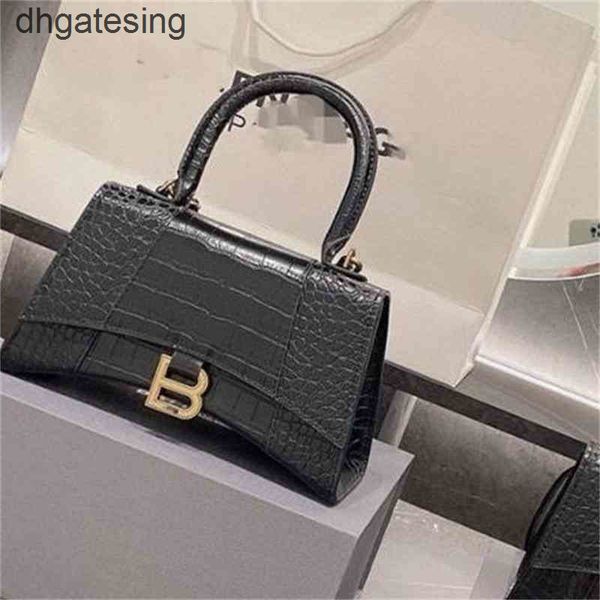 balencaigass bag vintage fashion bags 22 hourglass designer leather crocodile versatile spring summer small one shoulder messenger retro
balencaigass bag vintage fashion bags 22 hourglass designer leather crocodile versatile spring summer small one shoulder messenger retro