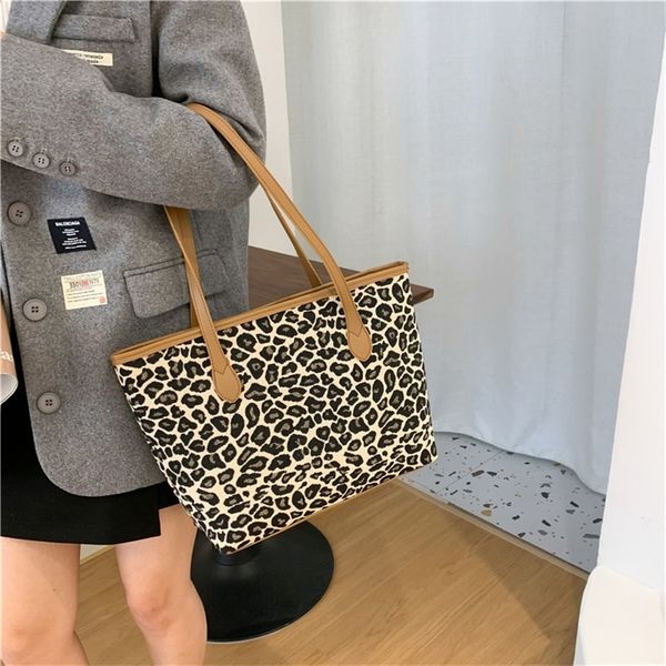 leisure large capacity bag autumn new commuter shoulder bag canvas leopard tote s_modelneq5
leisure large capacity bag autumn new commuter shoulder bag canvas leopard tote s_modelneq5