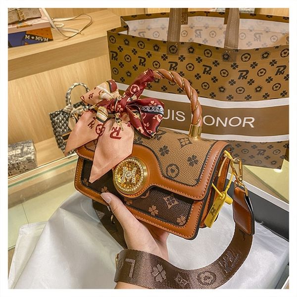 factory super discount 70% off lucky turn silk scarf small square bag retro handbag women's old flower versatile one shoulder bag
factory super discount 70% off lucky turn silk scarf small square bag retro handbag women's old flower versatile one shoulder bag