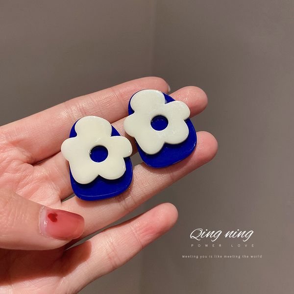 925 silver needle korean stylish and simple personality stud earrings sweet flower earrings online influencer refined design eardrop women, Golden
925 silver needle korean stylish and simple personality stud earrings sweet flower earrings online influencer refined design eardrop women, Golden