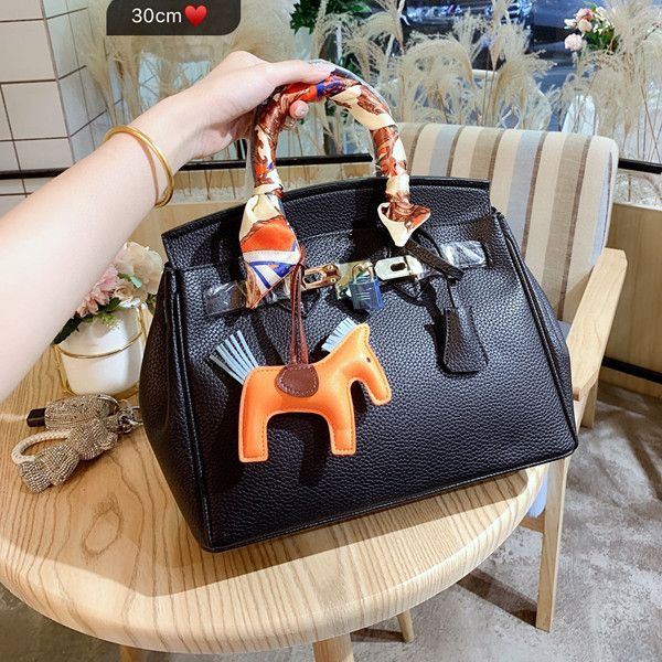 fashion handbags women's designer tote bags 2022 new classic kelly birkin 8 colors 30cm
fashion handbags women's designer tote bags 2022 new classic kelly birkin 8 colors 30cm