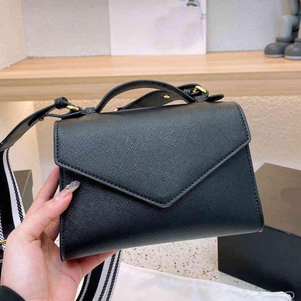 designer bags evening women shoulder bag envelope crossbody bags leather handbag triangle flip flap clutch female purses
designer bags evening women shoulder bag envelope crossbody bags leather handbag triangle flip flap clutch female purses