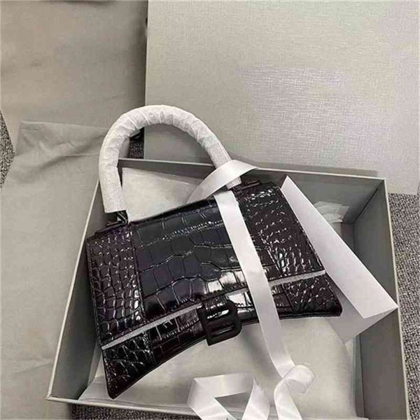 designer bag balenciga bag 2022 fashion ltaly b family high version women's crocodiless hourglass leather one shoulder slant cross muf8
designer bag balenciga bag 2022 fashion ltaly b family high version women's crocodiless hourglass leather one shoulder slant cross muf8