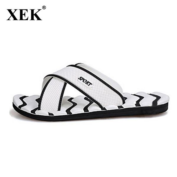slippers lightweight casual plaid stripes sandals summer fashion men classic flip flops soft beach shoes xc19 220616, Black
slippers lightweight casual plaid stripes sandals summer fashion men classic flip flops soft beach shoes xc19 220616, Black