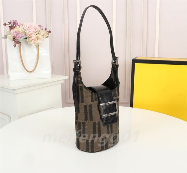 luxurys designers bags fashion women's cross print handbag women's leather shoulder bag wallet 2022 mini bucket.
luxurys designers bags fashion women's cross print handbag women's leather shoulder bag wallet 2022 mini bucket.