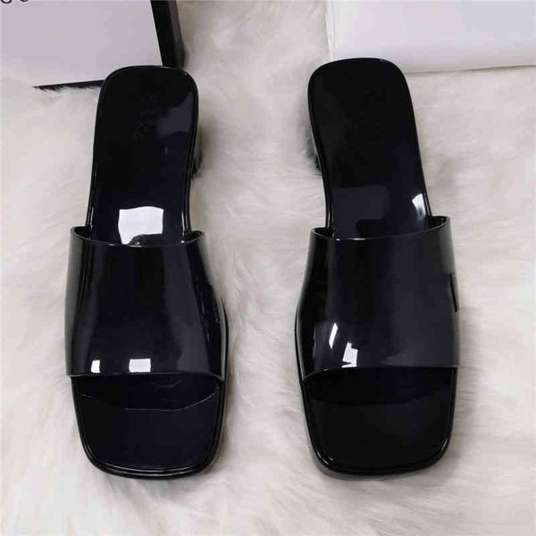 slippers women designer chunky rubber slides thick bottom sandals bright leather heel sandal platform alphabet lady slipper with box, Black
slippers women designer chunky rubber slides thick bottom sandals bright leather heel sandal platform alphabet lady slipper with box, Black