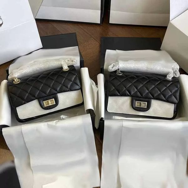 2022ss tofu classic mini flap quilted backpack bags gold metal hardware matelasse chain caviar calfskin black white crossbody shoulder desig
2022ss tofu classic mini flap quilted backpack bags gold metal hardware matelasse chain caviar calfskin black white crossbody shoulder desig