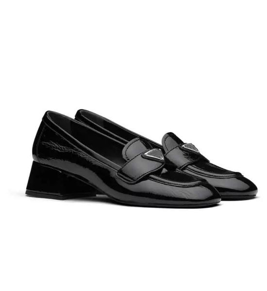 luxury designer metal triangle loafer shoes women white black leather casual walking city work lady comfort oxford eu35-40
luxury designer metal triangle loafer shoes women white black leather casual walking city work lady comfort oxford eu35-40