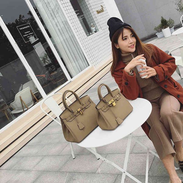 handbags 70% off bag 2022 new high-end textured women's bag classic sling one shoulder diagonal large hand purses
handbags 70% off bag 2022 new high-end textured women's bag classic sling one shoulder diagonal large hand purses