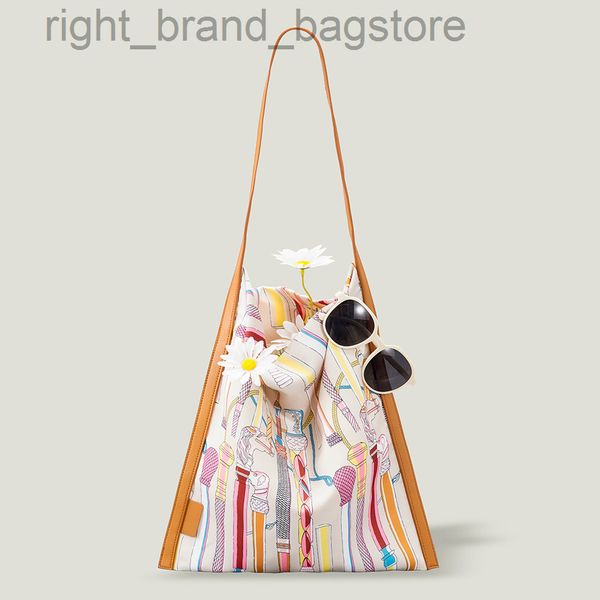 2022 large capacity silk shoulder bag 3d printed women brand design large capacity messenger bag female ol casual travel handbag w220810
2022 large capacity silk shoulder bag 3d printed women brand design large capacity messenger bag female ol casual travel handbag w220810