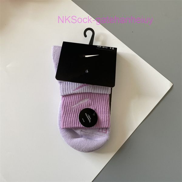 classic men fashion socks hook brand color stitched men's women's long tube sports training sock street couple middle tubes luxury, Black
classic men fashion socks hook brand color stitched men's women's long tube sports training sock street couple middle tubes luxury, Black