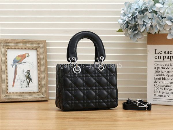 2022 retro pu lady diana bag small fragrance versatile handbag letter pendant embroidered grid ladies shoulder bag
2022 retro pu lady diana bag small fragrance versatile handbag letter pendant embroidered grid ladies shoulder bag