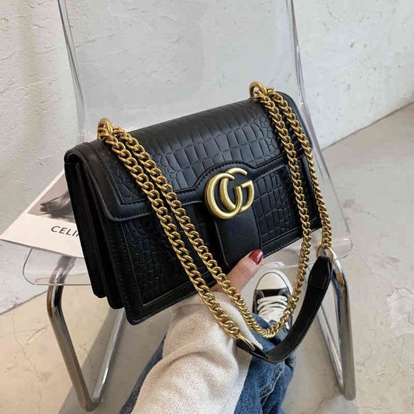 new fashion chain small square bag net red one shoulder messenger embossed women's bag fashion
new fashion chain small square bag net red one shoulder messenger embossed women's bag fashion