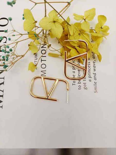 women's s925 silver needle letter gold smooth earrings personality high-end jewelry stars with luxurious holiday gift, Golden
women's s925 silver needle letter gold smooth earrings personality high-end jewelry stars with luxurious holiday gift, Golden