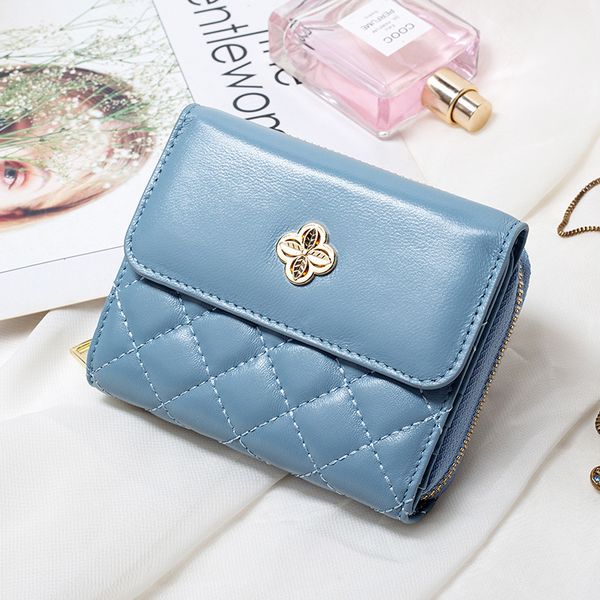 2022 new leather short ladies purses with diamond zipper small purse with multi-function large capacity card bag wallet clip, Red;black
2022 new leather short ladies purses with diamond zipper small purse with multi-function large capacity card bag wallet clip, Red;black