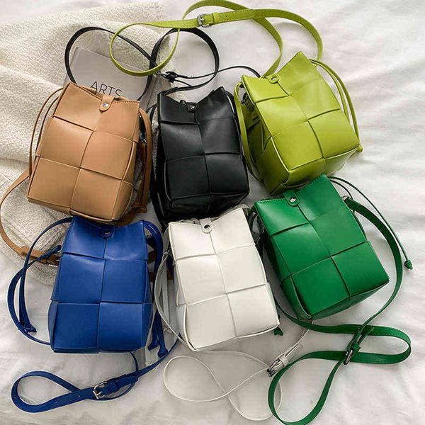pu leather luxury bag woman bucket handbag casual womens bag trend woven handbags for women solid color crossbody bags 2205010
pu leather luxury bag woman bucket handbag casual womens bag trend woven handbags for women solid color crossbody bags 2205010