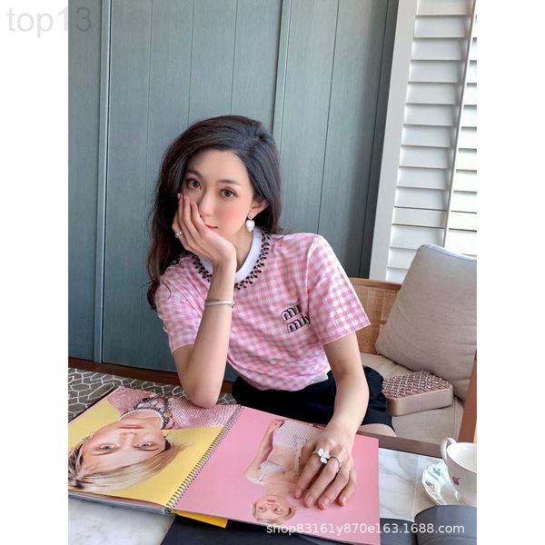 women's t-shirt designer chaopai 22ss spring and summer new super sweet girl feeling heavy industry crystal collar pink checkered t-shi, White
women's t-shirt designer chaopai 22ss spring and summer new super sweet girl feeling heavy industry crystal collar pink checkered t-shi, White