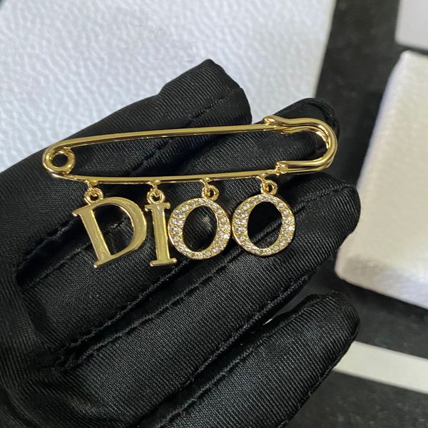 fun enamel brooch designer brooch pin women's fashion suitable for romantic sophisticated glamorous jewelry gold and silver brooch bros, Gray
fun enamel brooch designer brooch pin women's fashion suitable for romantic sophisticated glamorous jewelry gold and silver brooch bros, Gray