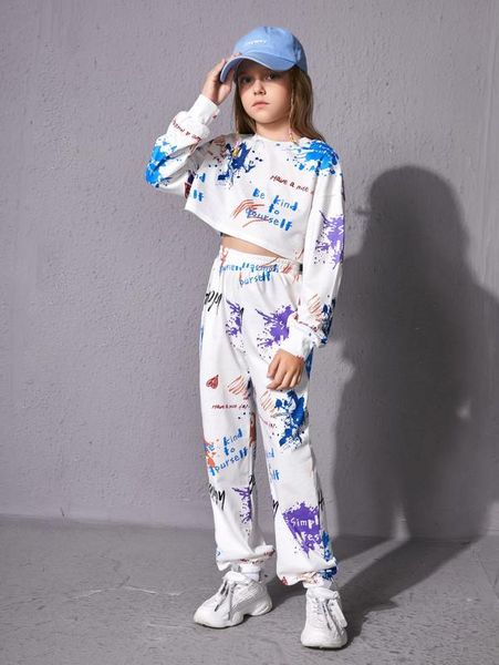 girls painting splash and slogan graphic drop shoulder pullover & sweatpants she, White
girls painting splash and slogan graphic drop shoulder pullover & sweatpants she, White