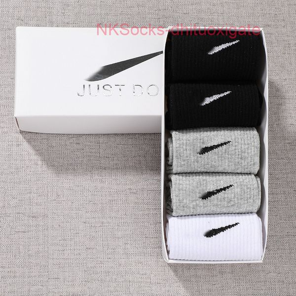 fashion men's classic socks gift box stockings hook brand black white gray medium tube sports cotton sweat absorbing sock men women lux
fashion men's classic socks gift box stockings hook brand black white gray medium tube sports cotton sweat absorbing sock men women lux
