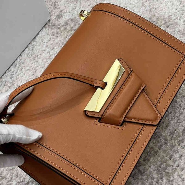 shoulder bag leather handbag totes women designer handbags broadband chain triangle bag crossbody bag classic bucket bags purses 220627
shoulder bag leather handbag totes women designer handbags broadband chain triangle bag crossbody bag classic bucket bags purses 220627