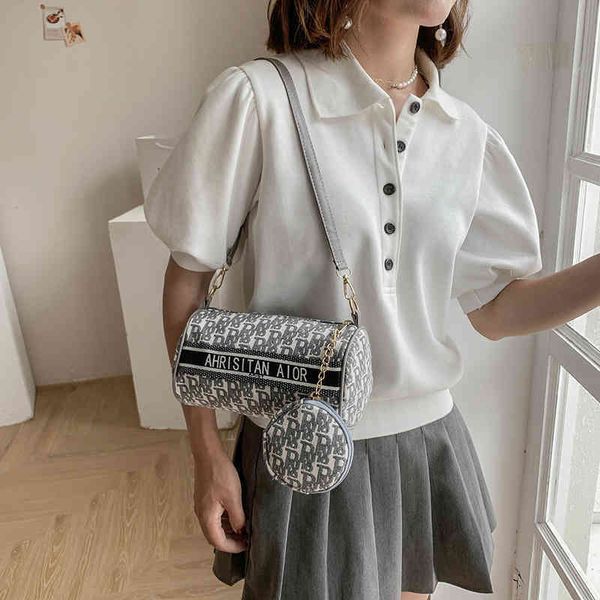2022 luxury bags autumn and trendy pillow mobile phone feminine women's bag personalized bag messenger
2022 luxury bags autumn and trendy pillow mobile phone feminine women's bag personalized bag messenger