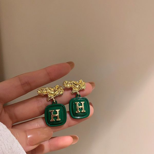 925 silver needle autumn diamond love heart bow tie earrings female french retro green ear studs temperament fashion earrings, Golden
925 silver needle autumn diamond love heart bow tie earrings female french retro green ear studs temperament fashion earrings, Golden
