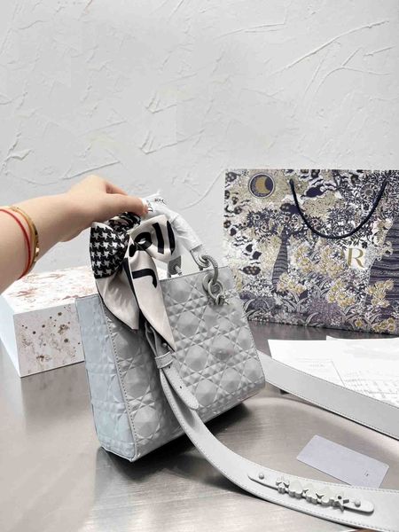 women purse and handbags 2022 new fashion casual small square bags 5a quality unique designer shoulder dai fei bags full-grain cowhide luxur
women purse and handbags 2022 new fashion casual small square bags 5a quality unique designer shoulder dai fei bags full-grain cowhide luxur