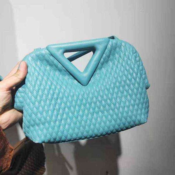 inverted triangle woven women's bag hand fold clip one shoulder menger dumpling napa lamb leather
inverted triangle woven women's bag hand fold clip one shoulder menger dumpling napa lamb leather