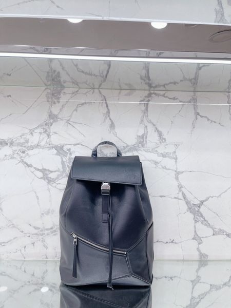 2022 sport outdoor backpack bag geometric zipper leather backpack large capacity travel sports business drawstring
2022 sport outdoor backpack bag geometric zipper leather backpack large capacity travel sports business drawstring