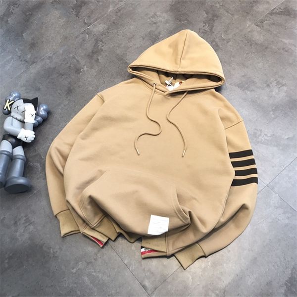 winter yarn dyed four bars men's and women's casual plush hooded sweater fashion, Black
winter yarn dyed four bars men's and women's casual plush hooded sweater fashion, Black