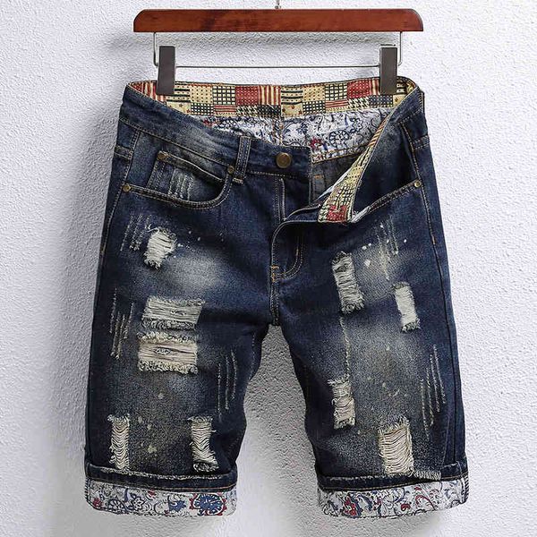men's jeans summer style personalized beggar hole stickers five point shorts men's korean version trend scraped off denim trousers, Blue
men's jeans summer style personalized beggar hole stickers five point shorts men's korean version trend scraped off denim trousers, Blue