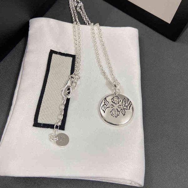 love fearless round flower and bird necklace s925 sterling silver fashion trend piece men's and women's couple chain jewelry
love fearless round flower and bird necklace s925 sterling silver fashion trend piece men's and women's couple chain jewelry