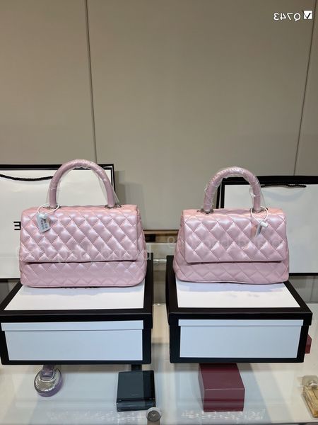 2022 designer luxury classical handbags women shoulder bag coco handle feminina clutch tote lady bags messenger bag wholesale fashion
2022 designer luxury classical handbags women shoulder bag coco handle feminina clutch tote lady bags messenger bag wholesale fashion