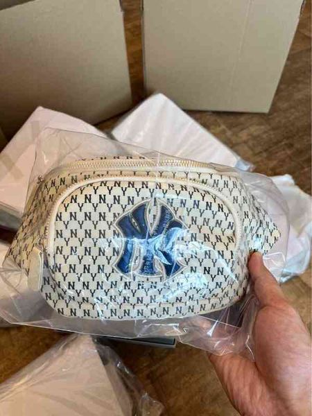 50% discount bags 2022 summer new mlb bodypack yankees leisure messenger women's bag luxury designer
50% discount bags 2022 summer new mlb bodypack yankees leisure messenger women's bag luxury designer